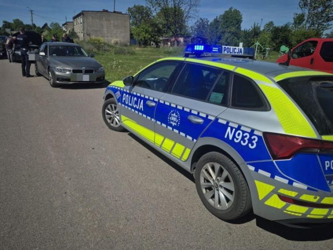 Policjanci błyskawicznie wpadli na jego trop, odzyskali skradzione pieniądze i doprowadzili do aresztowania podejrzanego