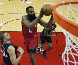 James Harden zostawił napiwek półtora miliona dolarów w barze ze striptizem