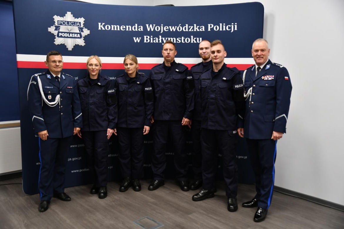 Oni będą dbać o nasze bezpieczeństwo. Nowi policjanci w Podlaskiem [ZDJĘCIA]