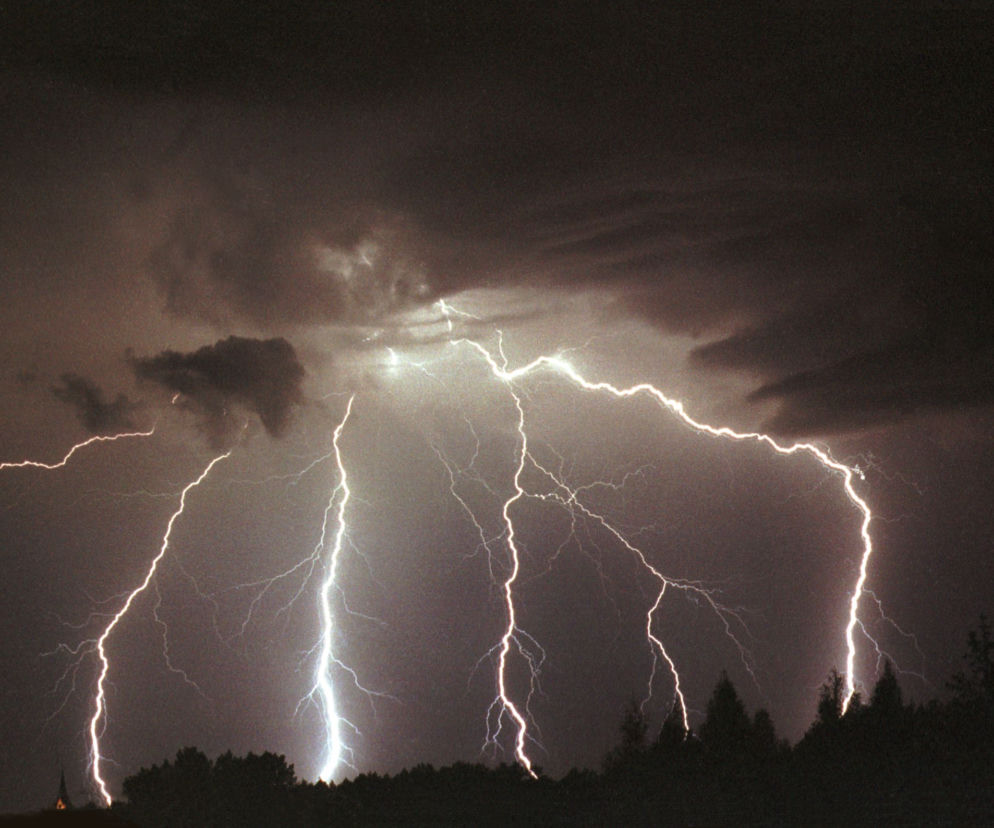 Cały czas trwa liczenie strat po nocnej nawałnicy.