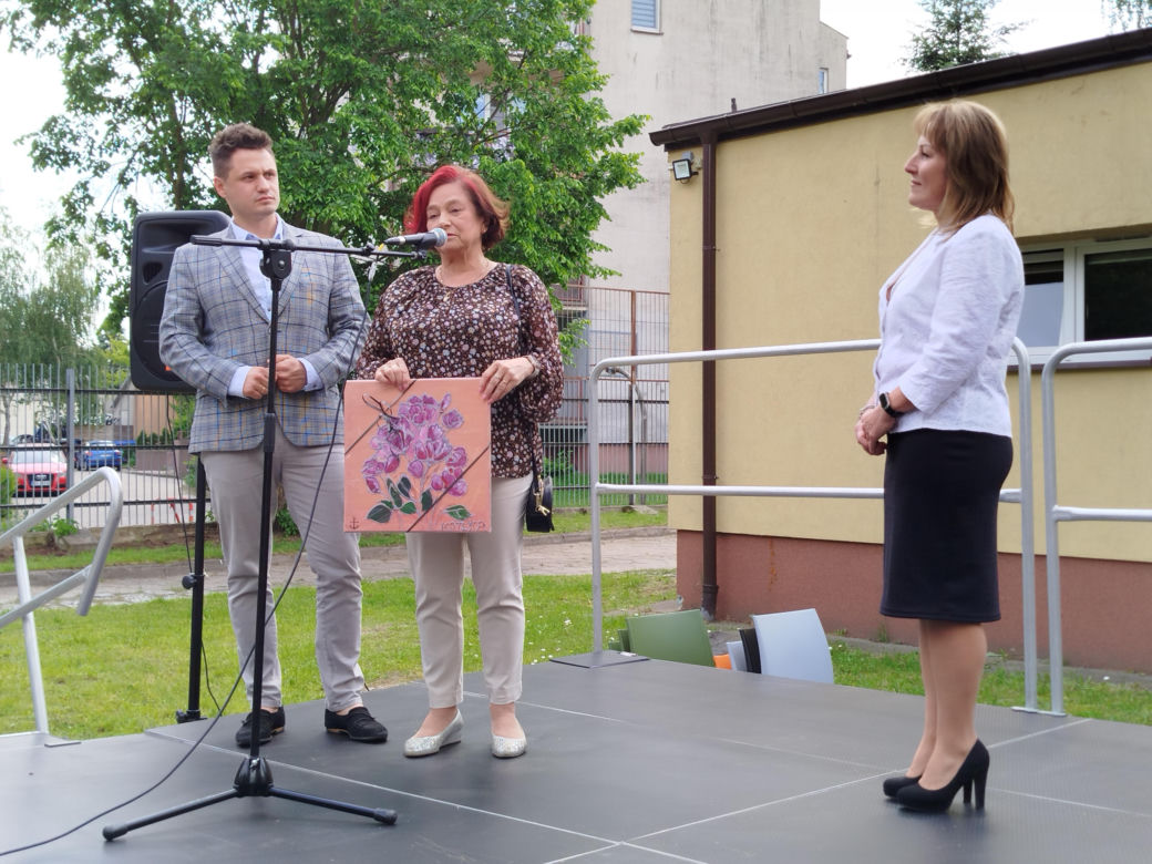 Przez lata ŚDS w Siedlcach działał w dwóch lokalizacjach, teraz już oficjalnie funkcjonuje w jednym miejscu, w budynkach dostosowanych do potrzeb osób z niepełnosprawnościami. 