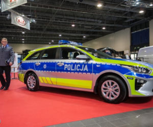 Radiowozy policji poznasz z daleka. Zobacz, jak i od kiedy się zmienią [ZDJĘCIA]