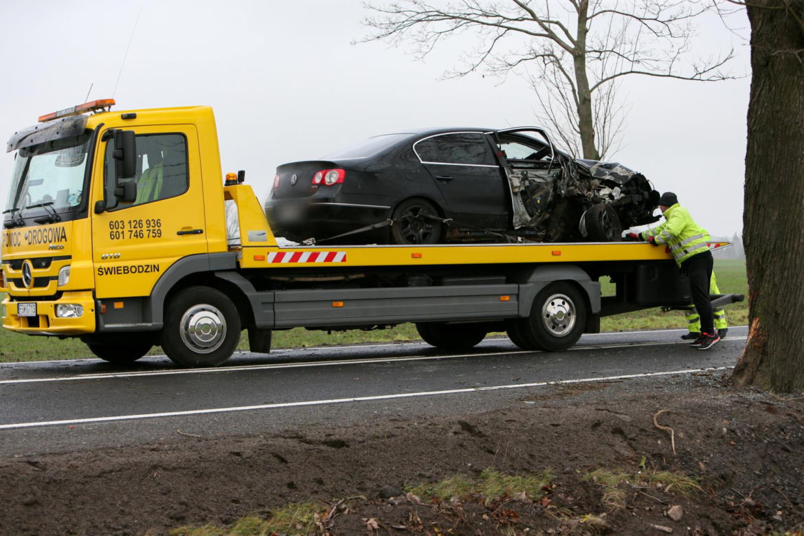 Wypadek obok Świebodzina. W samochodzie osobowym jechało 9 osób