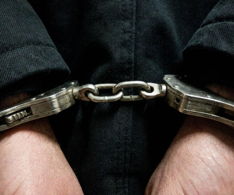 Zatrzymanie oszustów w Ostrołęce. Wyłudzili 30 tysięcy złotych od 94-latki