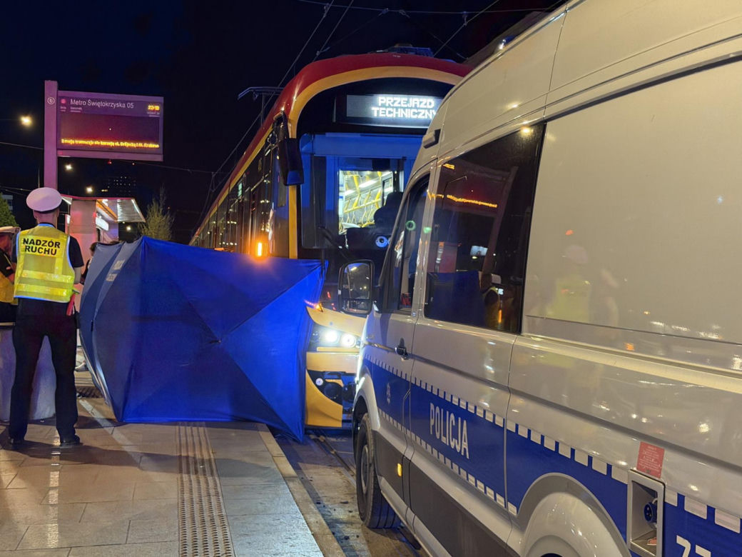 Śmiertelne potrącenie pieszej przez tramwaj na Marszałkowskiej