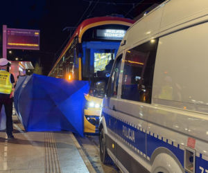 Śmiertelne potrącenie pieszej przez tramwaj na Marszałkowskiej