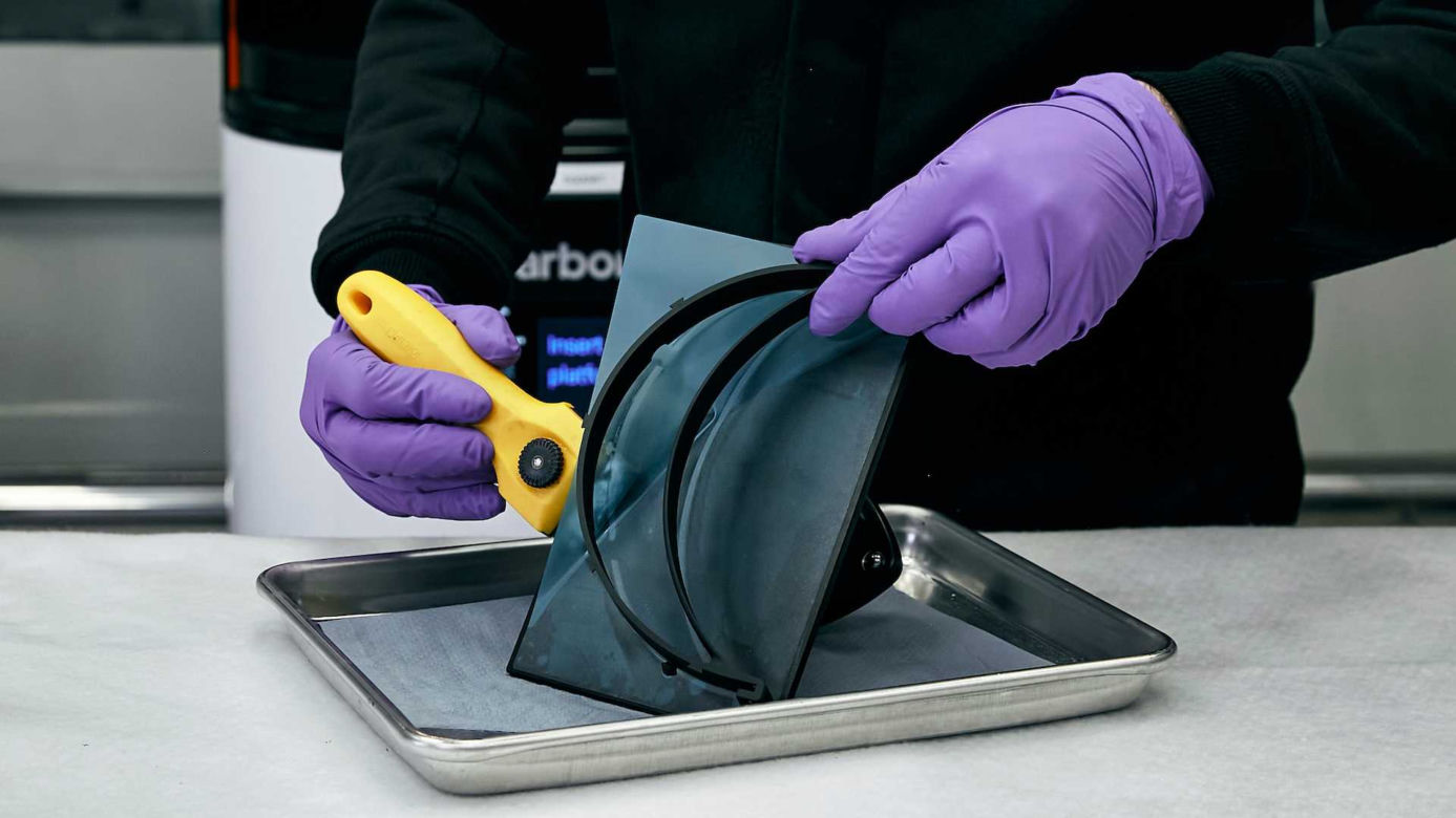 Lamborghini produkuje maseczki ochronne i przyłbice