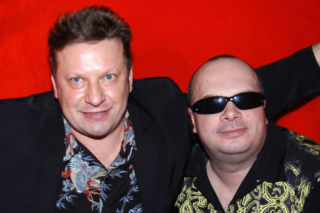 Wokalista kultowej grupy nie może śpiewać. Zespół stanął przed ścianą – choroba wymusiła decyzję