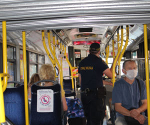 Ruda Śląska: Straż miejska sprawdza czy mieszkańcy noszą maseczki w autobusach i na targowiskach