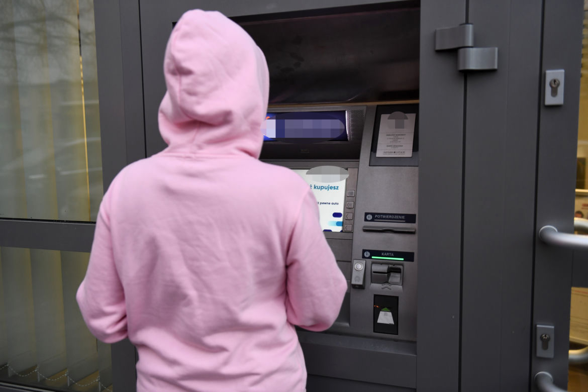 Okradał bankomaty szpachelką