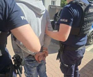 Pościg jak z filmu akcji. 20-letni Ukrainiec zderzył się czołowo z radiowozem