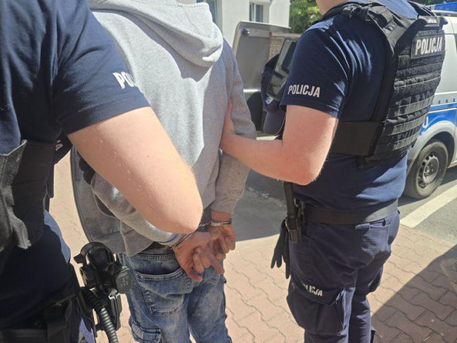 Pościg jak z filmu akcji. 20-letni Ukrainiec zderzył się czołowo z radiowozem
