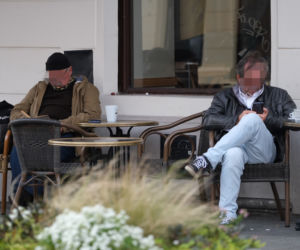 Ludzie na ulicach Warszawy