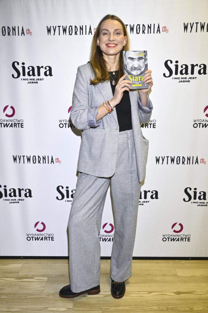 Markowska przytulała męża, Ostałowska zaskoczyła sylwetką, Ścibakówna błyszczała na premierze biografii Rewińskiego