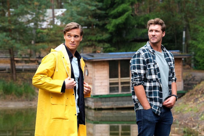 M jak miłość, odcinek 1904. Marcin (Mikołaj Roznerski), Olek (Maurycy Popiel)