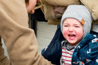 Codzienne dramy z dwulatkiem? Oto 12 rzeczy, których nie znosi twój maluch