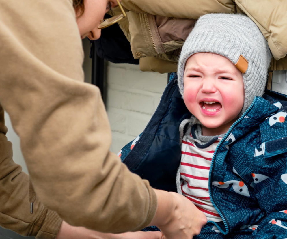 Codzienne dramy z dwulatkiem? Oto 12 rzeczy, których nie znosi