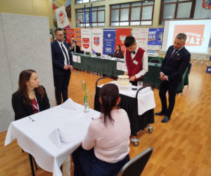 Już po raz ósmy w Siedlcach rywalizowali młodzi kelnerzy z całej Polski