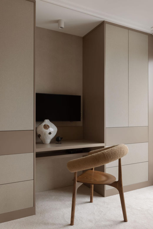 Mieszkanie w tonacji taupe - projekt Tatewik Caturowa 