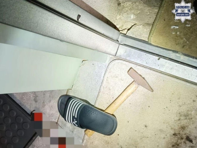 Zaatakował młotkiem