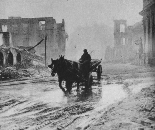 Ulica Freta w Warszawie w 1945 r.