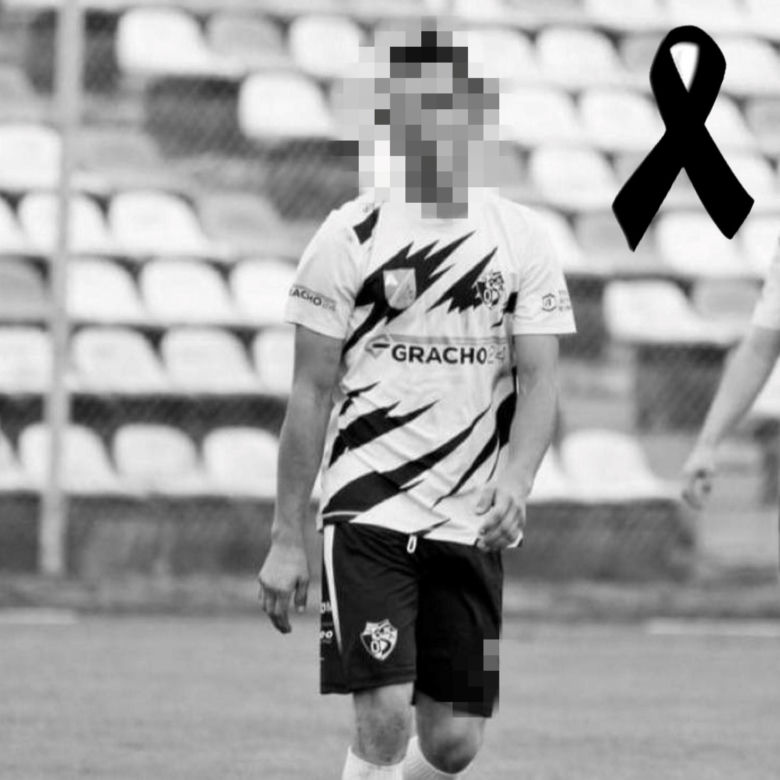 "Mirku, żegnaj". 21-letni piłkarz spadł z rusztowania. Osierocił malutkiego Miłoszka