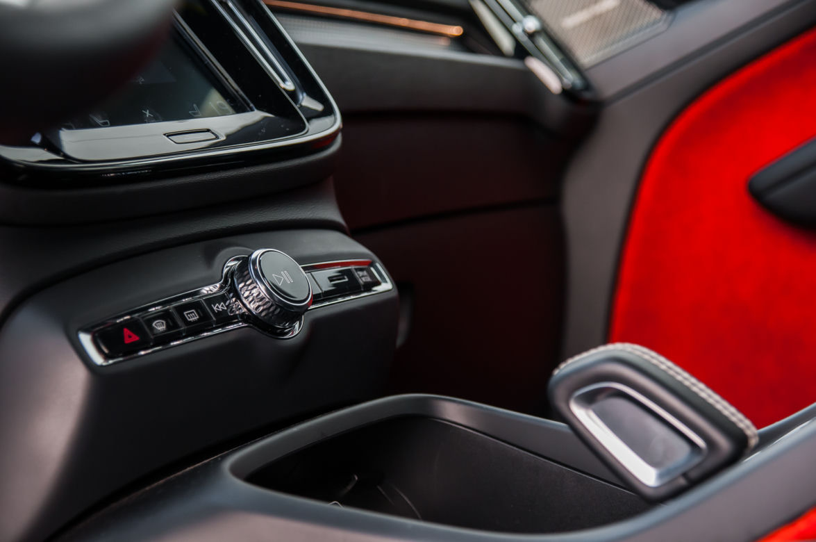 Volvo XC40 D4 190 KM R Design