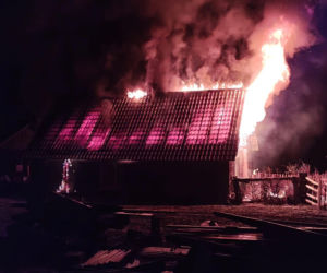 Pożar w Wigilię zabrał im dach nad głową. Trwa zbiórka na kontener mieszkalny dla pana Kazimierza i jego żony