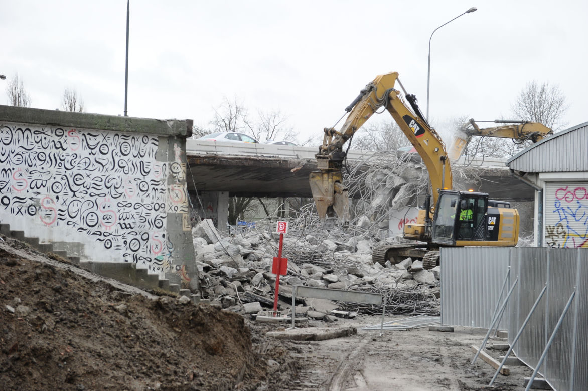 Nie śpimy, bo burzą wiadukt trasy Łazienkowskiej