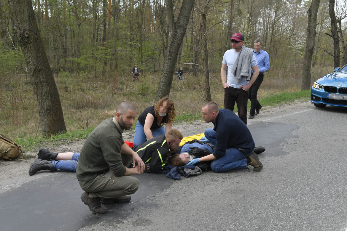 Łoś uderzył w motor przed rondem w Zielonce 