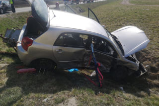 Rozbite auta i ranni na drodze. Wypadek w gminie Szczurowa [ZDJĘCIA]