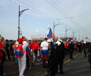 Przemarsz kibiców Rosji