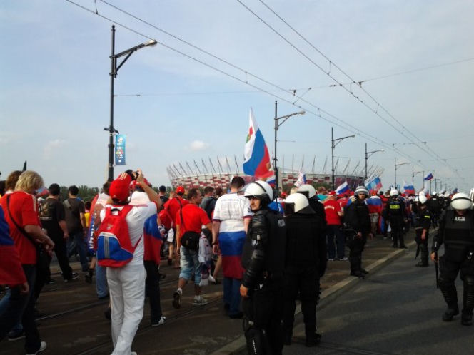 Przemarsz kibiców Rosji