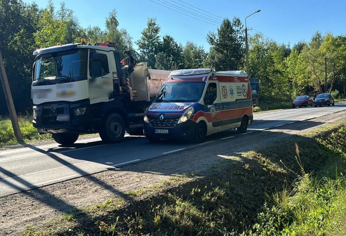 Koszmarna czołówka pod Górą Kalwarią. Kierujący toyotą gruchnął czołowo z rozpędzoną cysternę z betonem. Zginął na miejscu