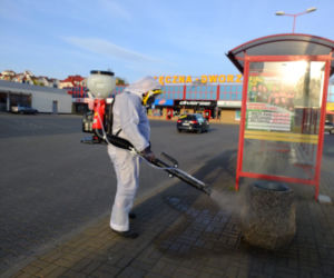 Emeryt chroni kolegów górników