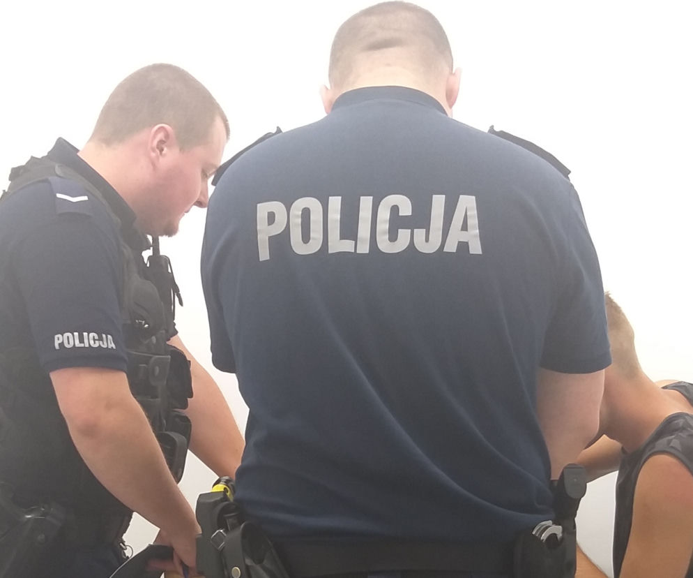 Niecodzienna kradzież w Chełmnie. Wyniósł ze sklepu... 29 czekolad!