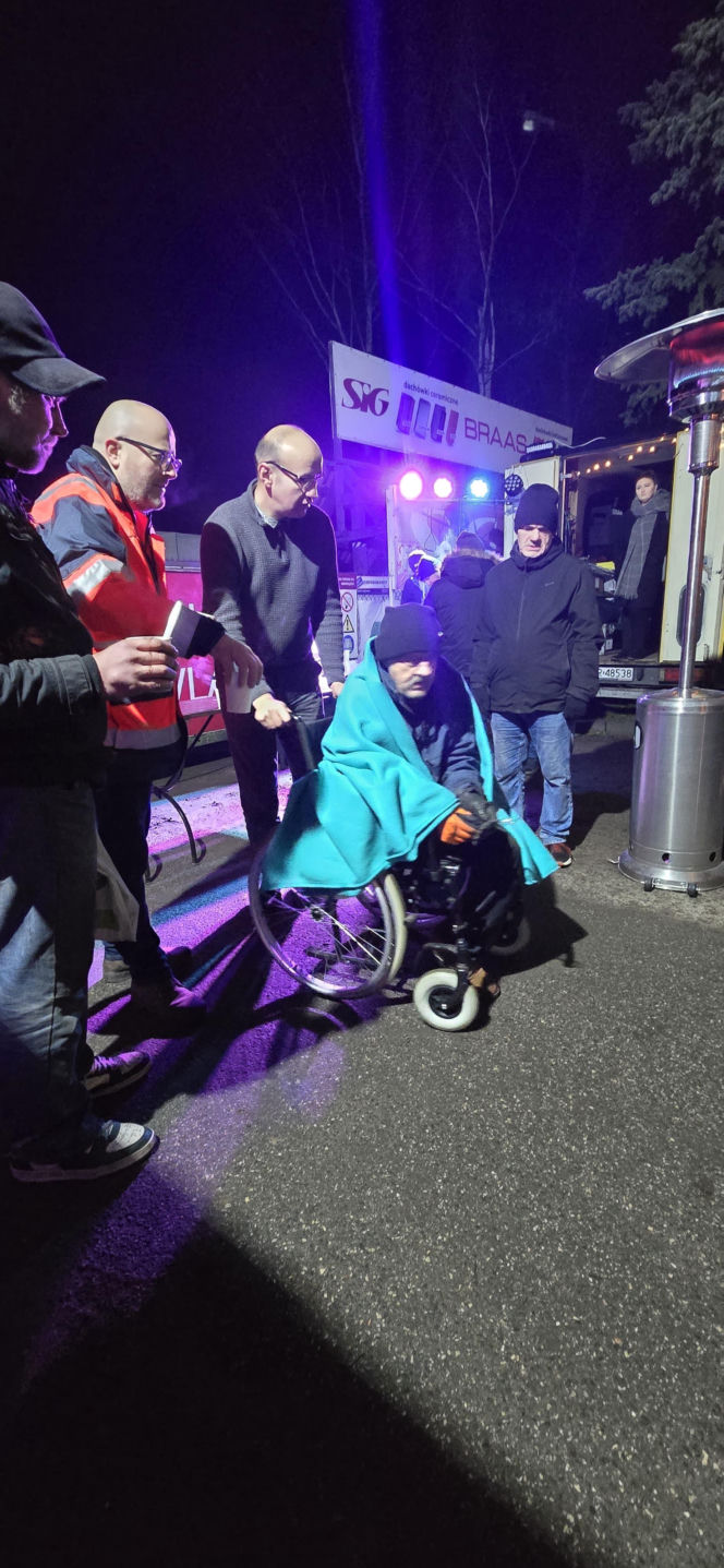 Wigilia w Coffee House Waryńskiego 19. Święty Mikołaj przyszedł do potrzebujących wsparcia