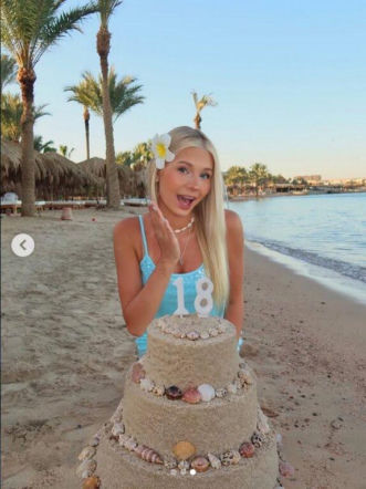 18-latka zasypana luksusami! Eliza Macudzińska pokazuje prezenty i mówi o "dużej kasie"