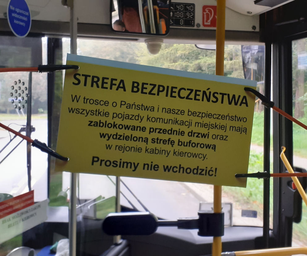Jak funkcjonuje komunikacja miejska w czerwonej strefie