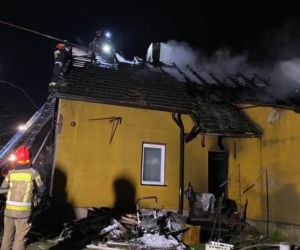 Jastrzebie-Zdrój: Pożar przy ul. Lompy. Ciało mężczyzny w zgliszczach budynku. Trwa akcja strażaków [ZDJĘCIA]