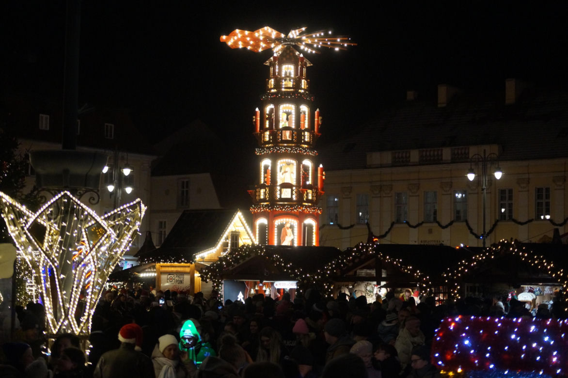 Tak iluminacje świąteczne rozświetlają Bydgoszcz! Magiczny widok