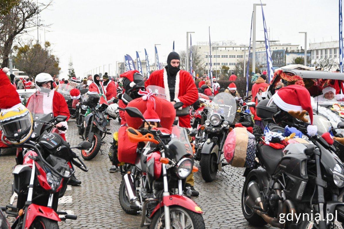 Mikołaje na Motocyklach 2024.  Barwna parada przejechała już po raz 22.