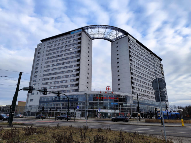 Zerwała się winda z pasażerem