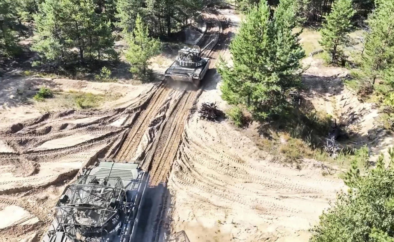 Ćwiczenia Zapad 25 tuż za granicą