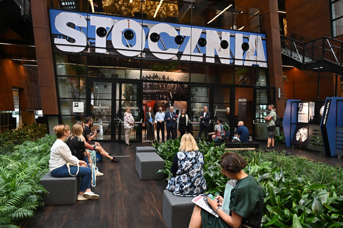 Stocznia wystawia się w ECS