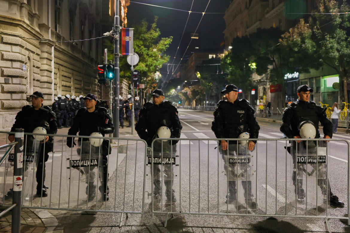 Głosowanie zakończone, ale emocje nie opadają. W Serbii policja szykuje się na demonstracje