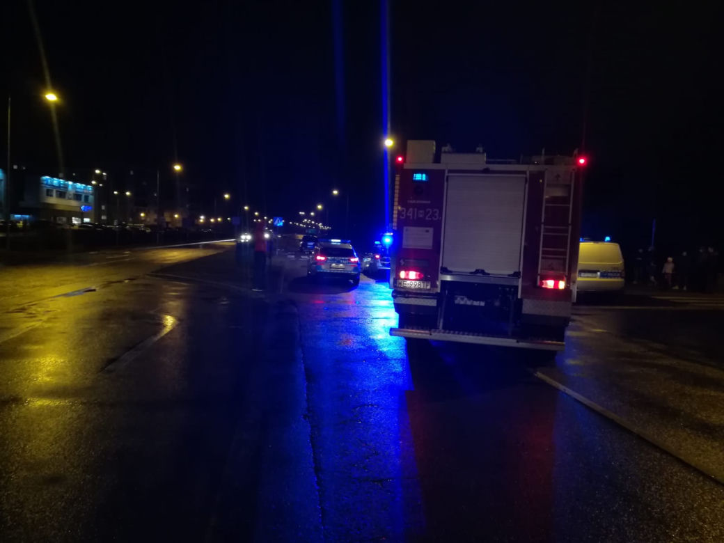  Ostrołęka: Wyhamował dopiero 10 metrów za pasami! Było już za późno! [ZDJĘCIA]