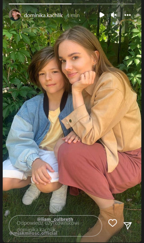 M jak miłość na planie. Franka (Dominika Kachlik) i jej syn Adam (Liam Culbreth)
