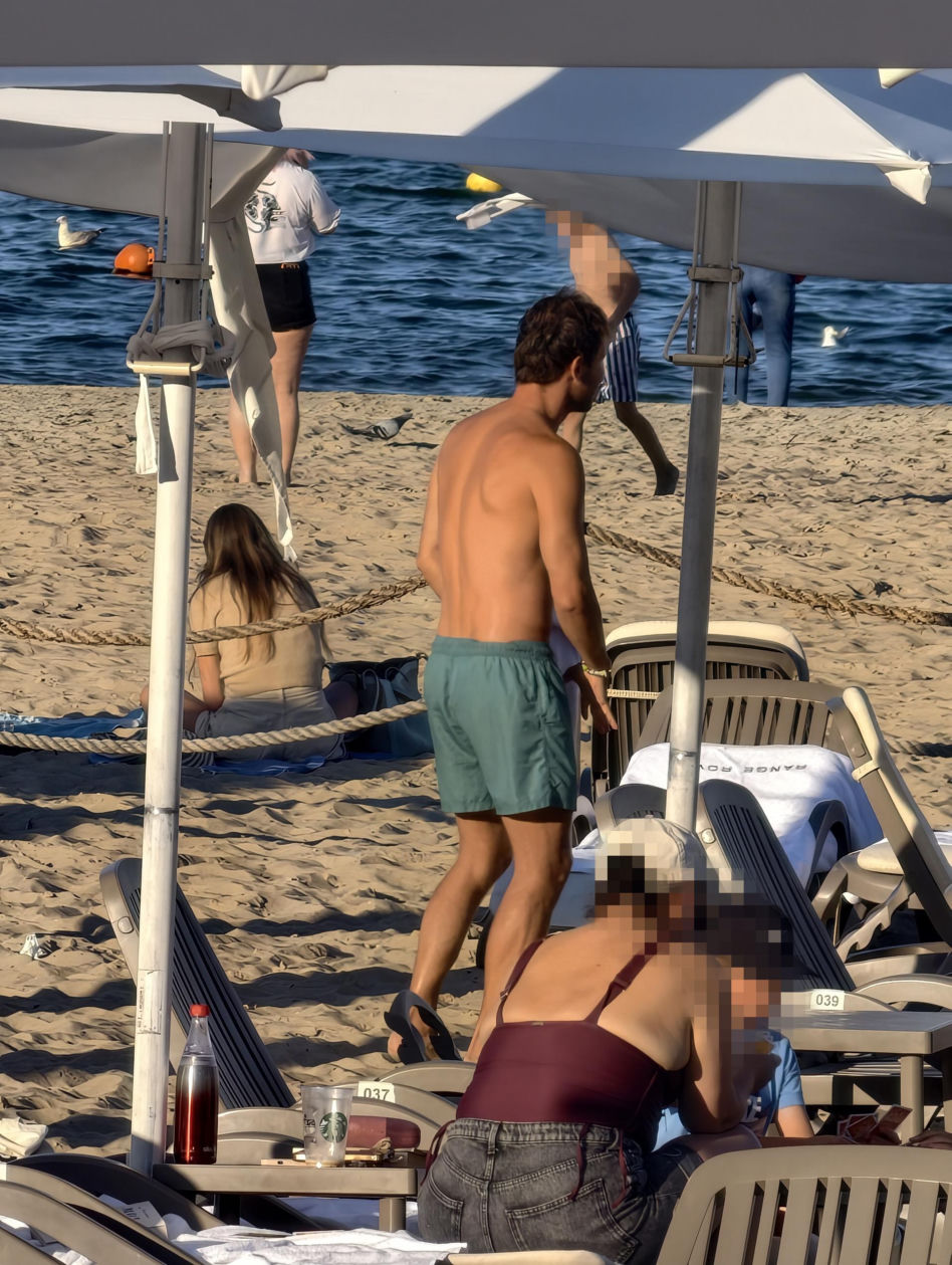 Mateusz Banasiuk na plaży w Sopocie. Tak wyglądał, gdy zrzucił koszulkę!