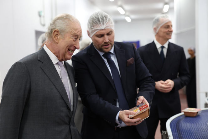 Król Karol został DJ-em! Zobacz, jak sobie radził